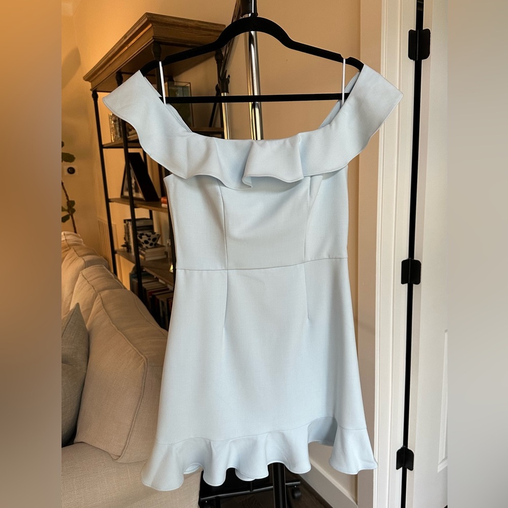 French Connection Whisper Light Off The Shoulder Dress. NWOT!!! Size 6.